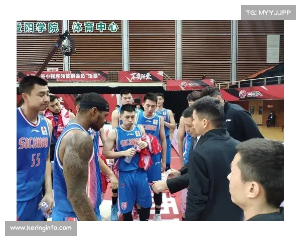 四川队连败期间更衣室氛围曝光，主帅强调团结